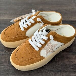 Cute slip on sneakers!